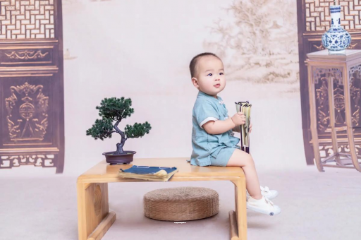 永新孕妇肚子上的黑线